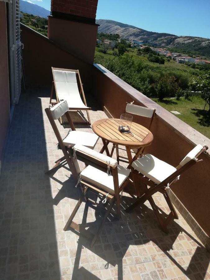 Apartments Mestrovic Lopar Esterno foto